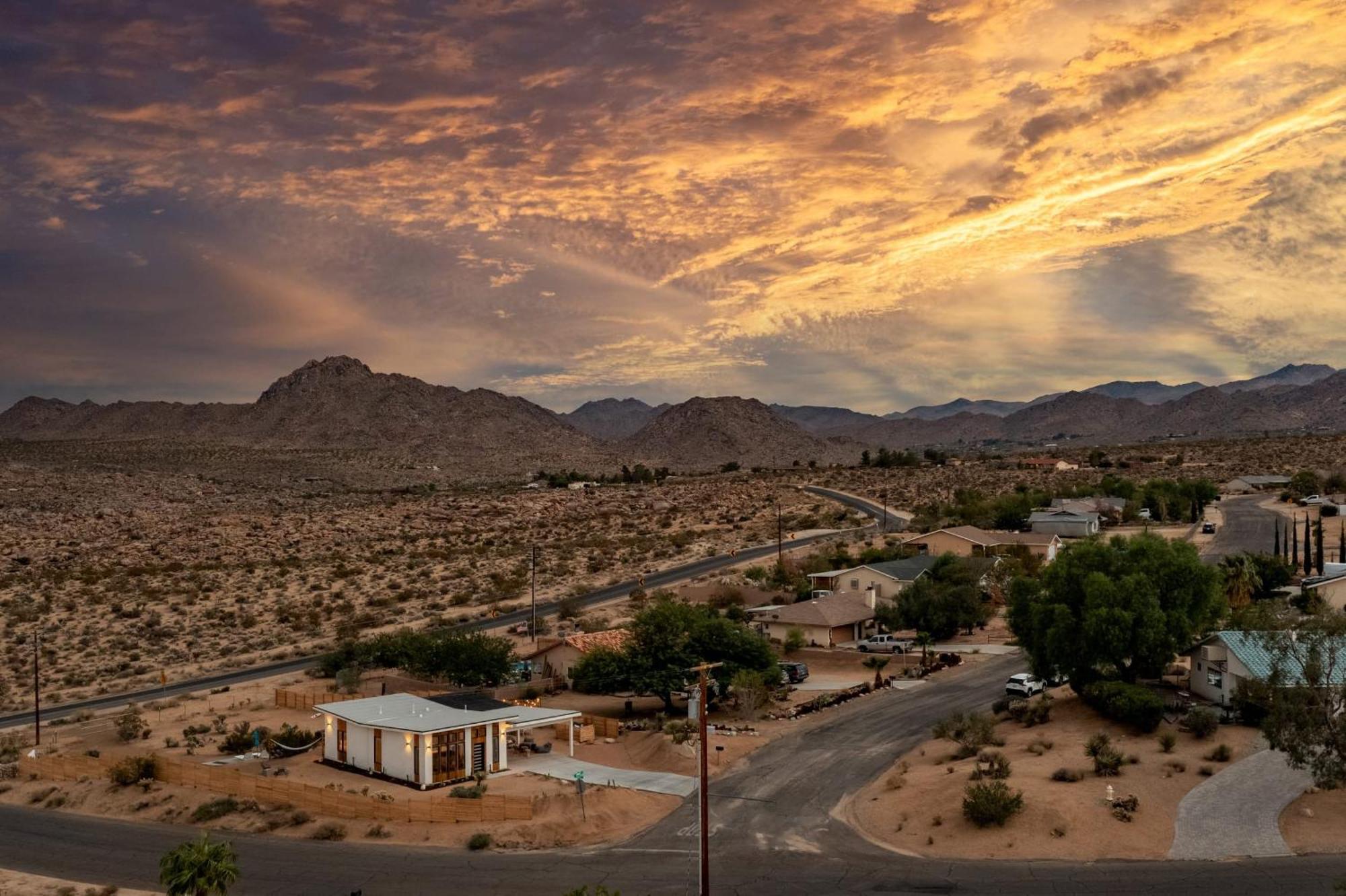 Chicory By Avantstay Modern Desert Retreat W Hot Tub Joshua Tree Extérieur photo